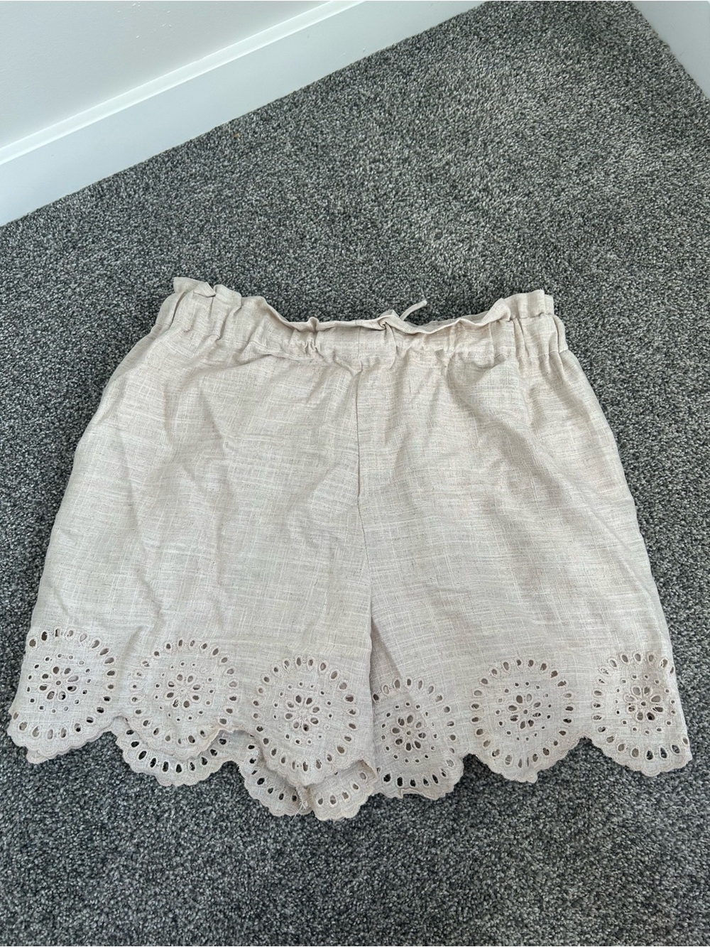 Dex Light Beige Eyelet-Trim High-Waist Shorts - Picture 5 of 5